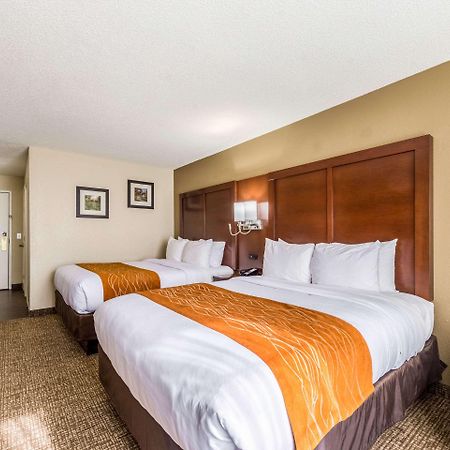 Comfort Inn & Suites Dayton North Bagian luar foto