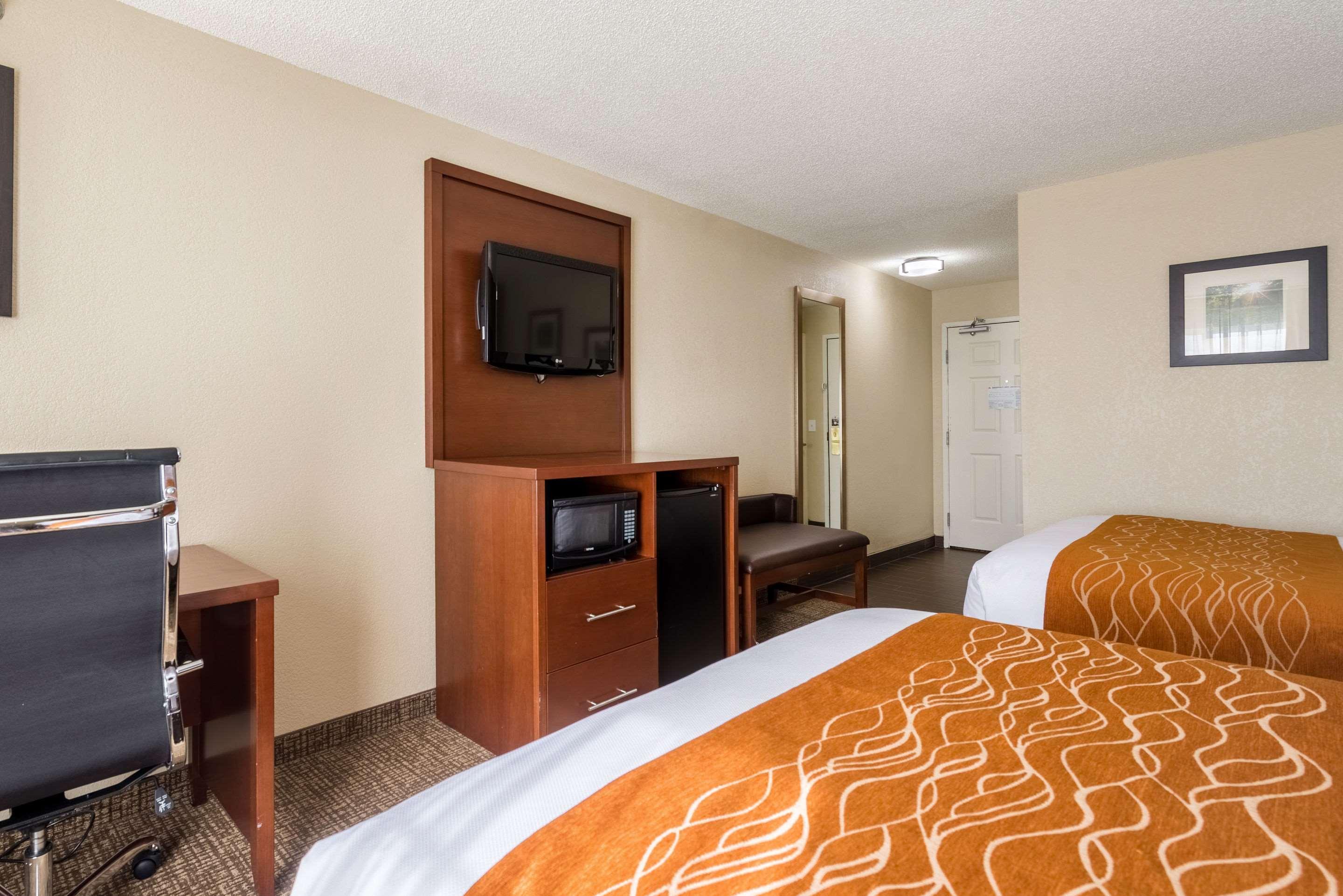 Comfort Inn & Suites Dayton North Bagian luar foto