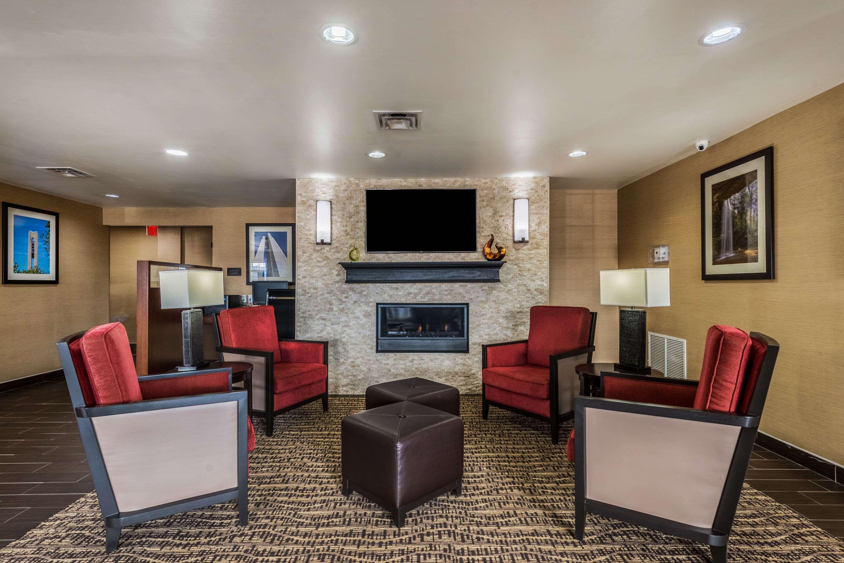 Comfort Inn & Suites Dayton North Bagian luar foto