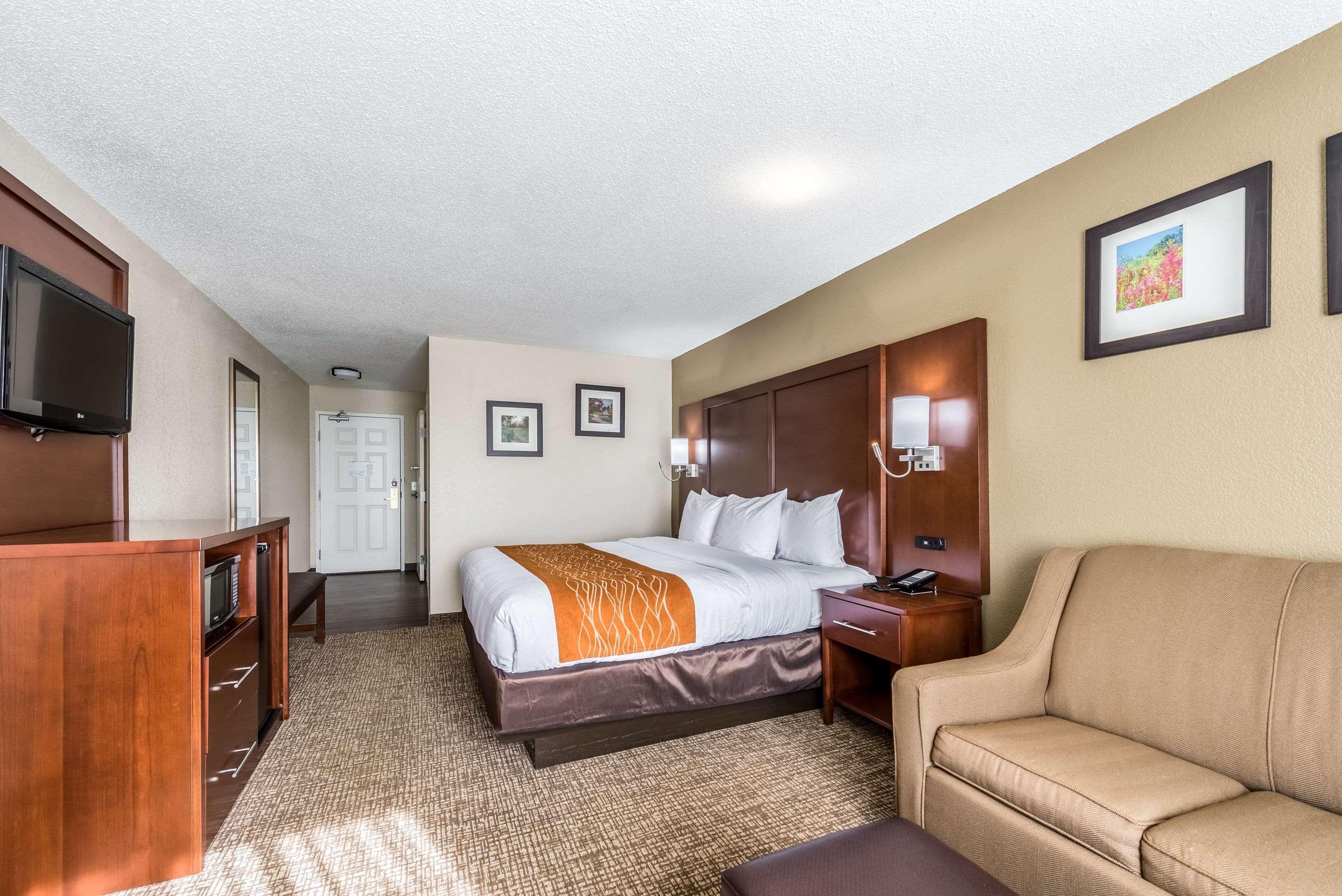 Comfort Inn & Suites Dayton North Bagian luar foto